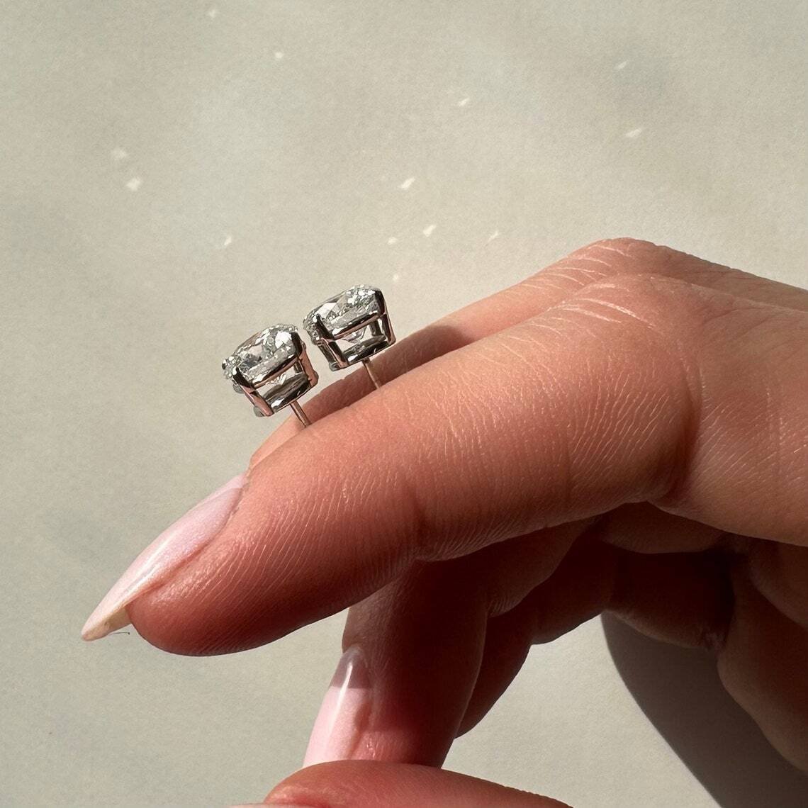 IGI Certified Diamond 14k Gold E/F VS1 6 Carat Round Basket Setting Studs