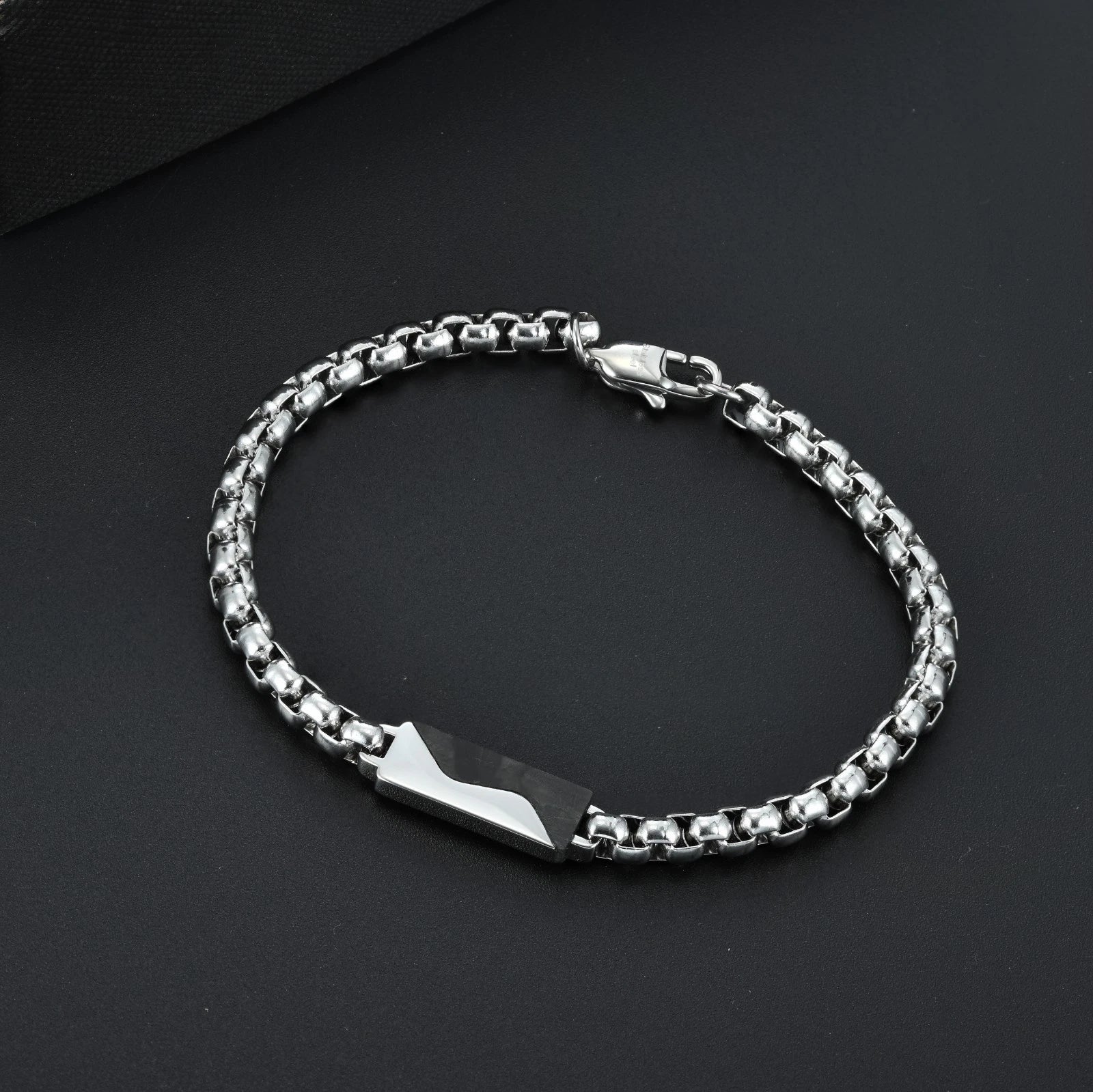 8.5'' 316L Stainless Steel Round Box Chain With Carbon Fiber Inlay Bracelet
