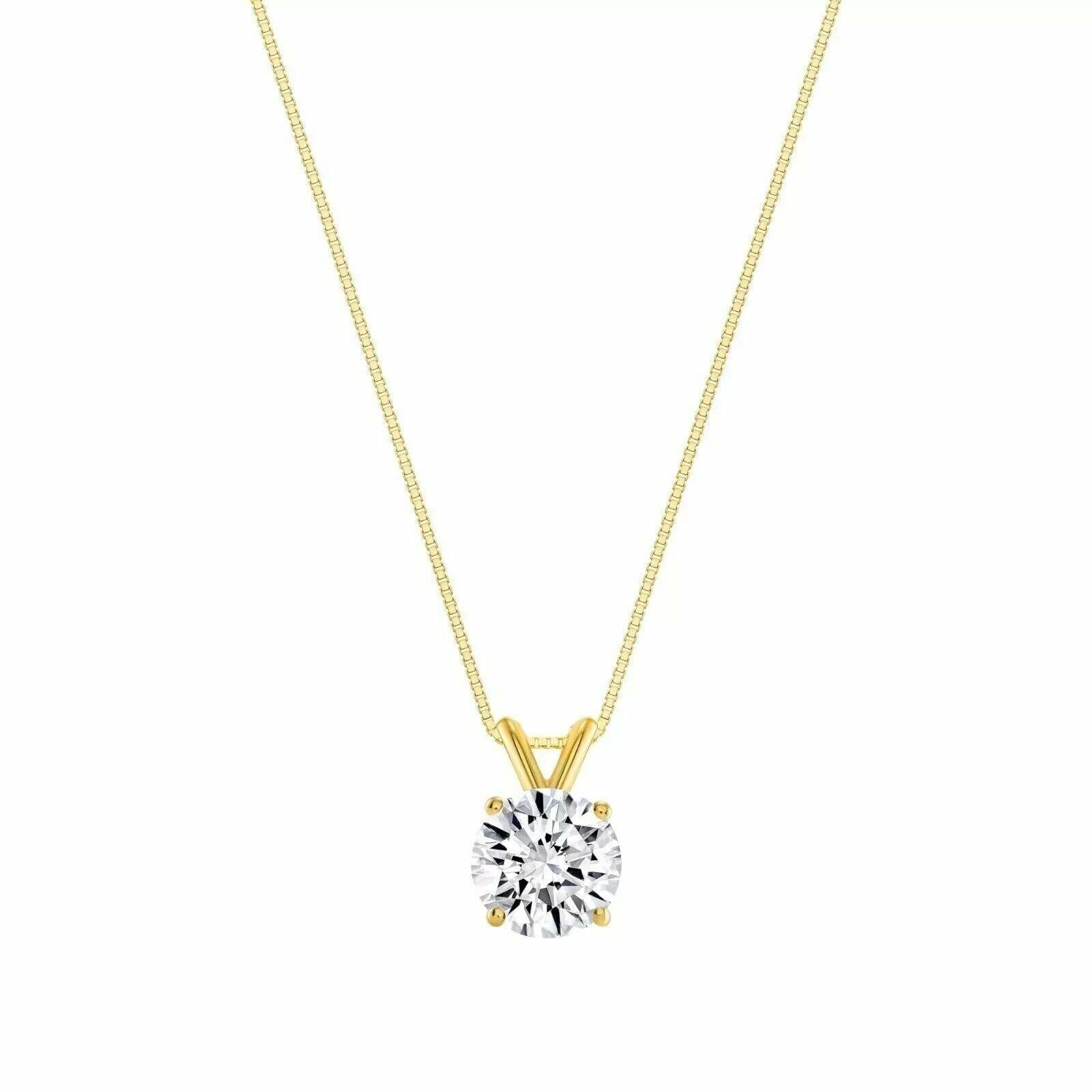 yellow gold chain with diamond pendant set in 18K yellow gold