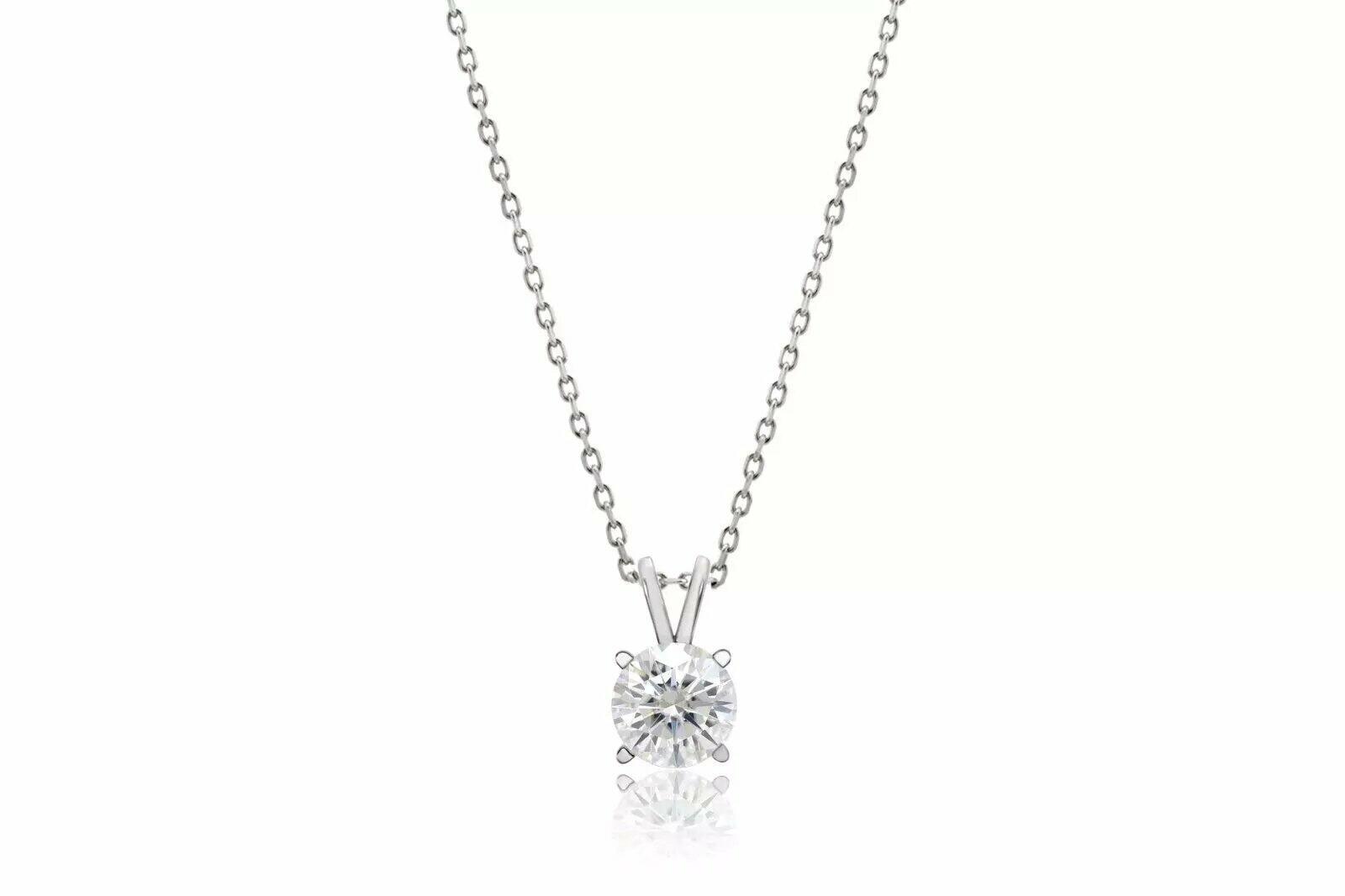 Neckless with diamond pendant