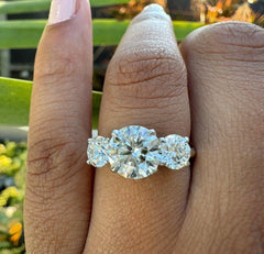 5.00 CT E VS1 Lab Grown Round Cut Diamond Three Stone Engagement Ring IGI 14k
