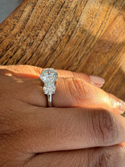 5.00 CT E VS1 Lab Grown Round Cut Diamond Three Stone Engagement Ring IGI 14k