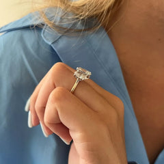 5.00 CT E VS1 Lab Grown Oval Cut Diamond Three Stone Engagement Ring IGI 14k