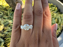 5.00 CT E VS1 Lab Grown Round Cut Diamond Three Stone Engagement Ring IGI 14k